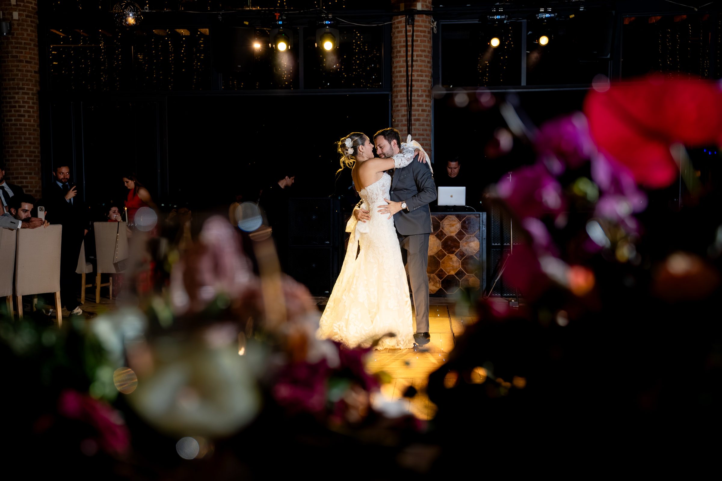 Primer baile de los novios en su boda en Guadalajara